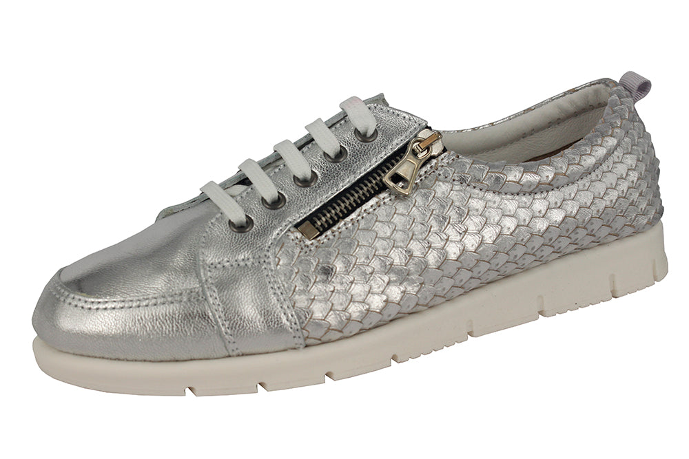 FRITZ  -  SILVER SCALES